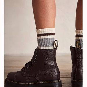 Womens size 7 Doc Martens